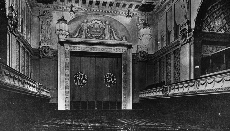 What Weimar Berlin’s Most Famous Plays Revealed About Artistic Freedom