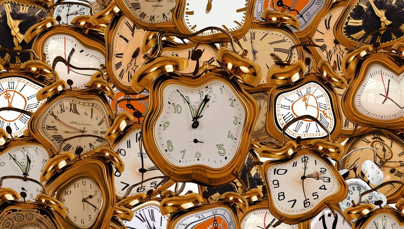 In Praise of Lost Time: On a Poetics That Subverts Linear Chronology