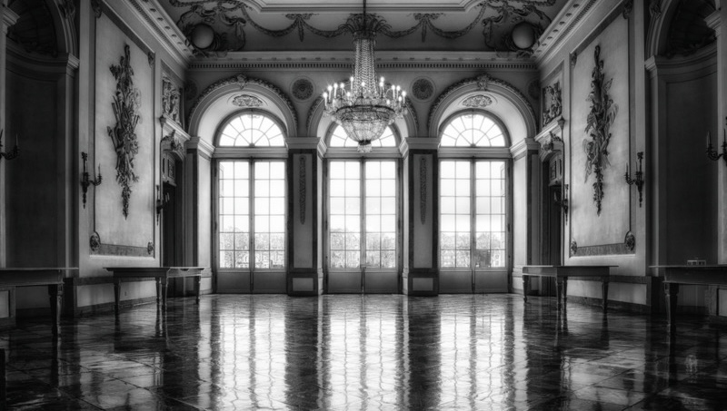 9 Novels About Being the Poorest Person in the Room